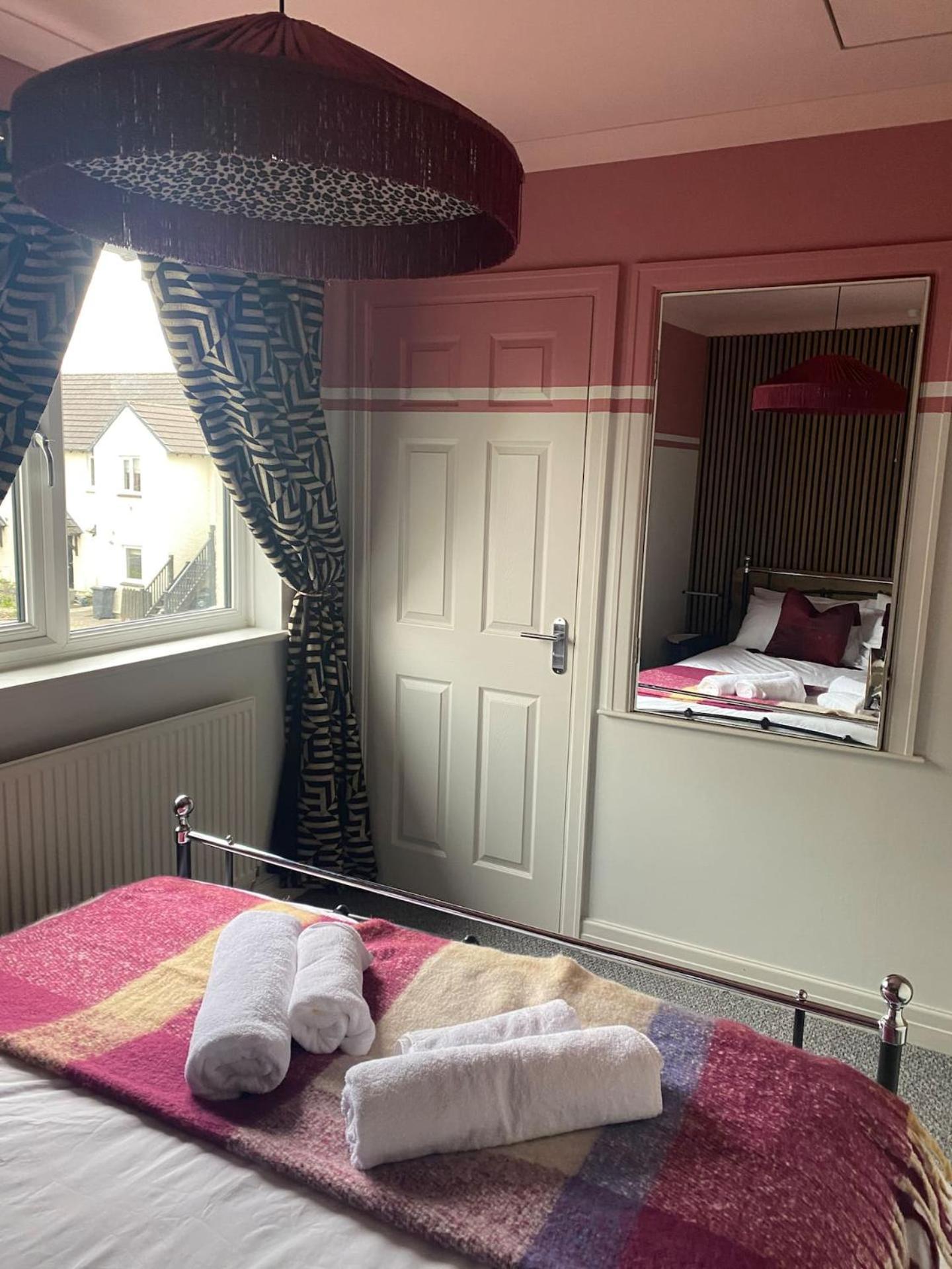 Kendal Explorers 3br House With Free Parking And Ev